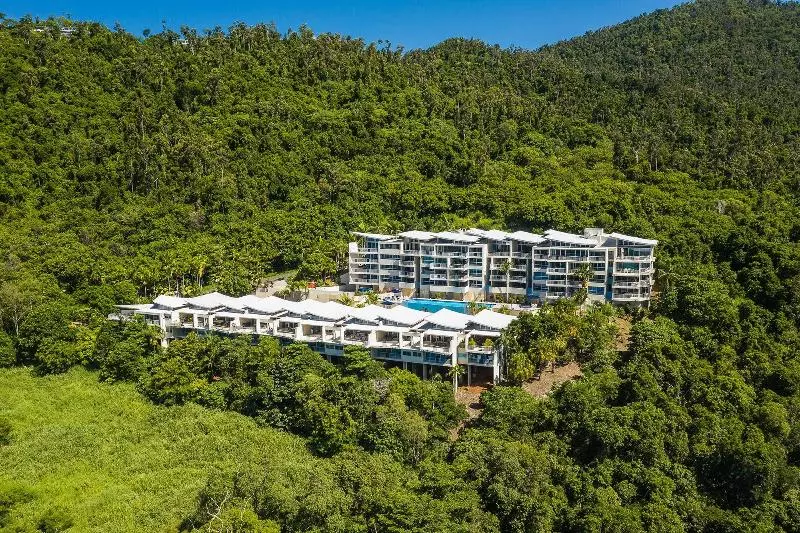 Azure Sea Whitsunday Resort