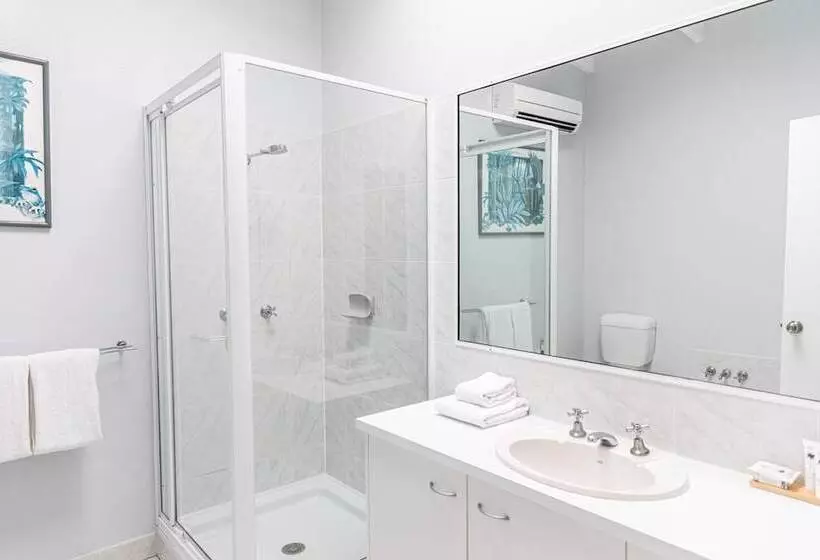 Beachfront Terraces With Onsite Reception & Check In