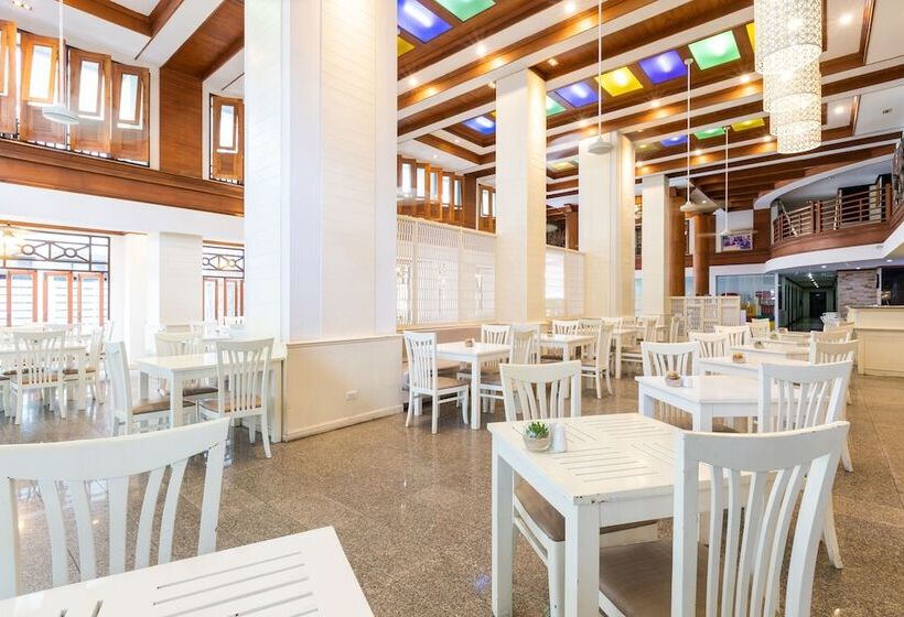 בית מלון כפרי Amata Patong