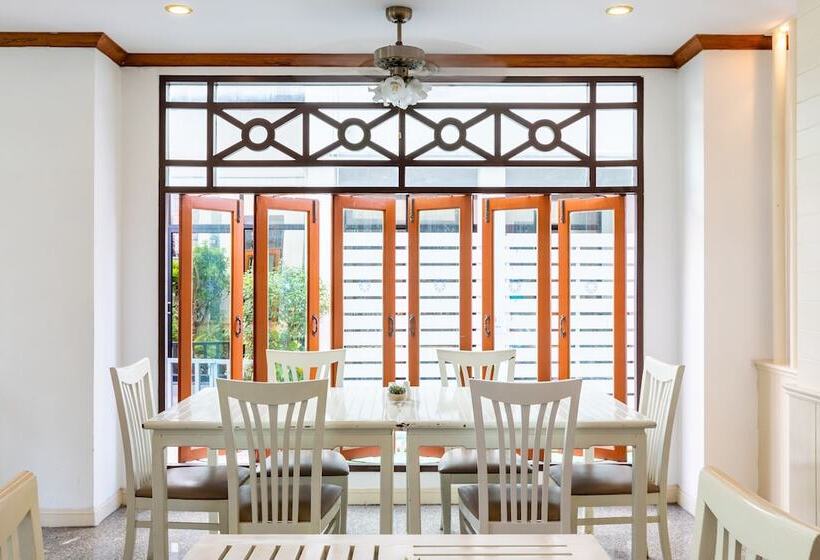 בית מלון כפרי Amata Patong