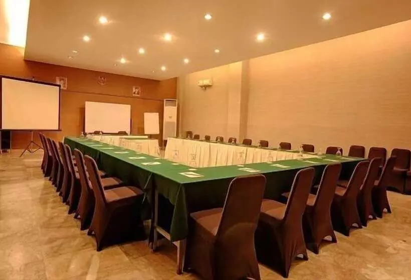 Отель Bali World