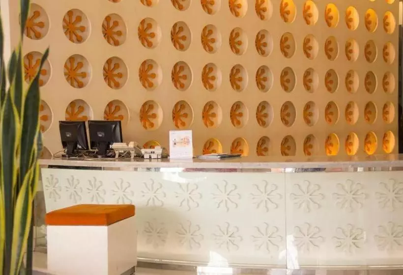 Отель Cemerlang