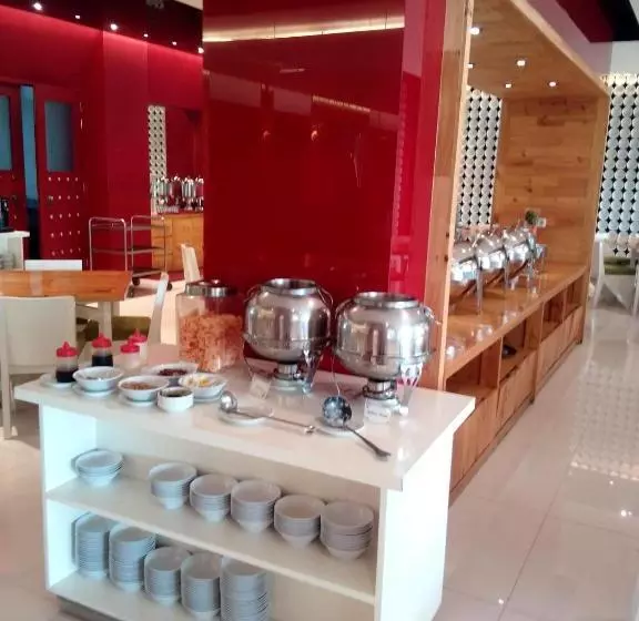 Отель Cemerlang