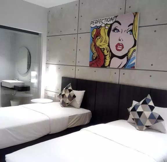 Отель Cemerlang