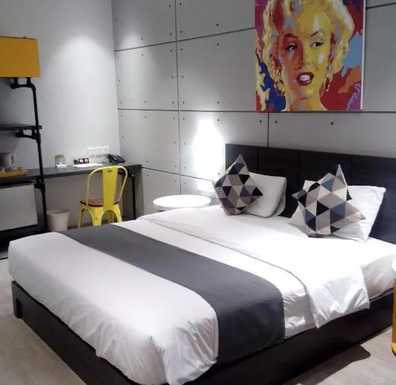 Отель Cemerlang