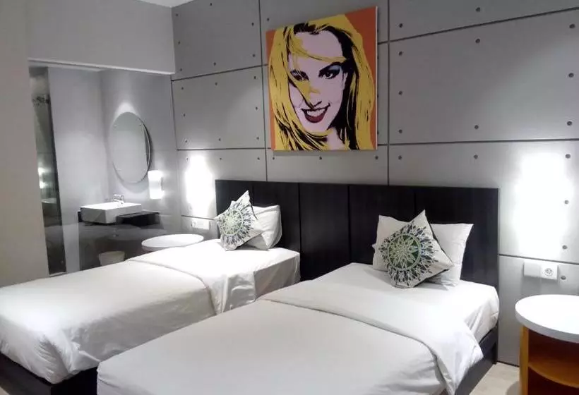 Отель Cemerlang