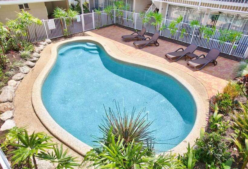 ホテル Comfort Inn Cairns City