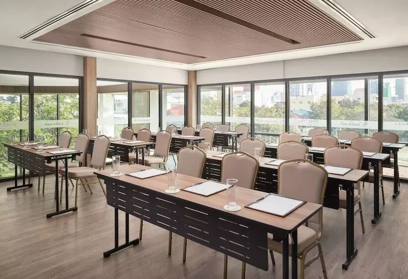 فندق Courtyard By Marriott Phnom Penh