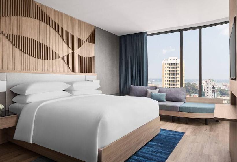 ホテル Courtyard By Marriott Phnom Penh