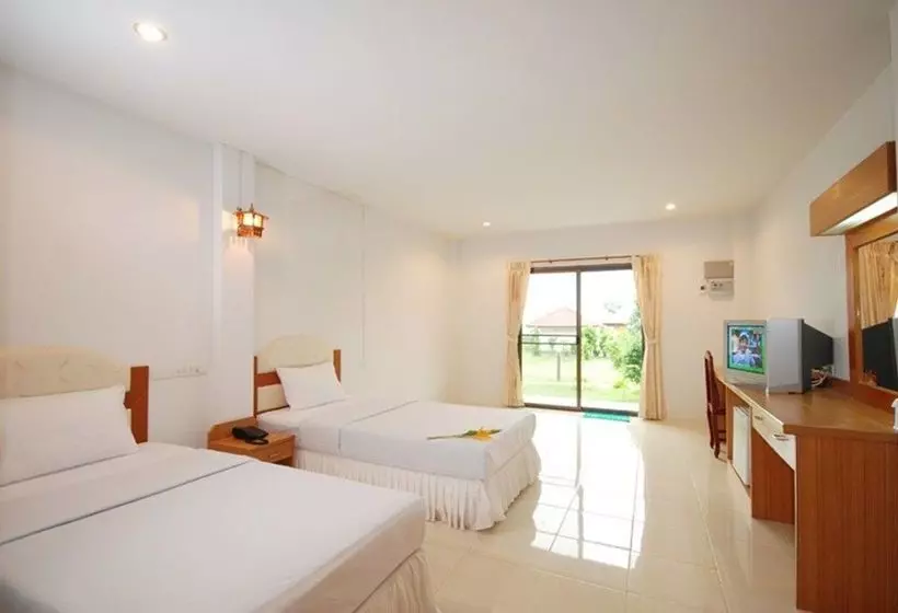هتل Golden Cliff Beach Resort