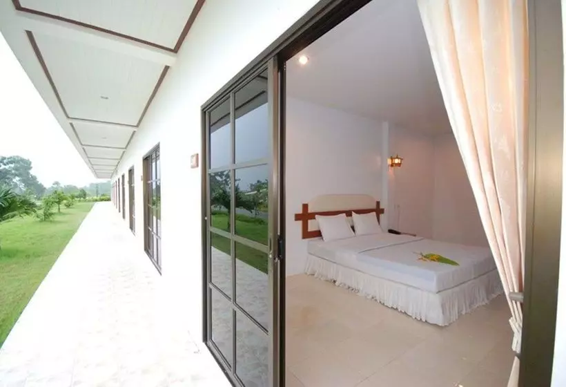 هتل Golden Cliff Beach Resort