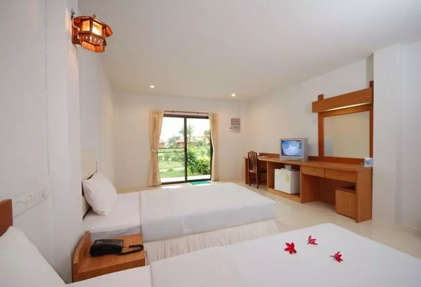 هتل Golden Cliff Beach Resort