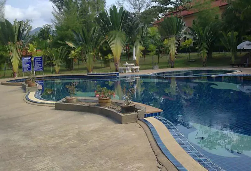 هتل Golden Cliff Beach Resort