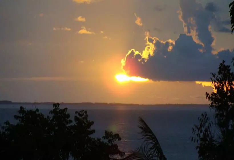 هتل Golden Cliff Beach Resort