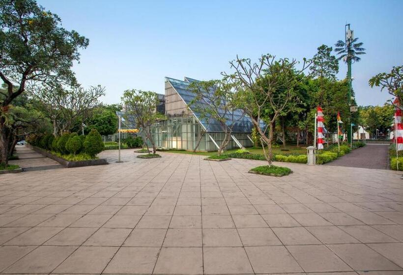 בית מלון כפרי Ibis Budget Jakarta Menteng