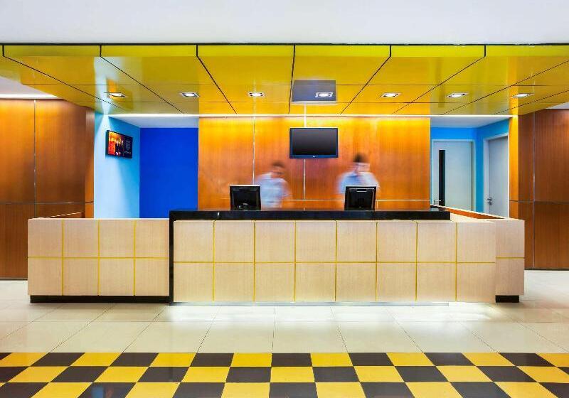 בית מלון כפרי Ibis Budget Jakarta Menteng