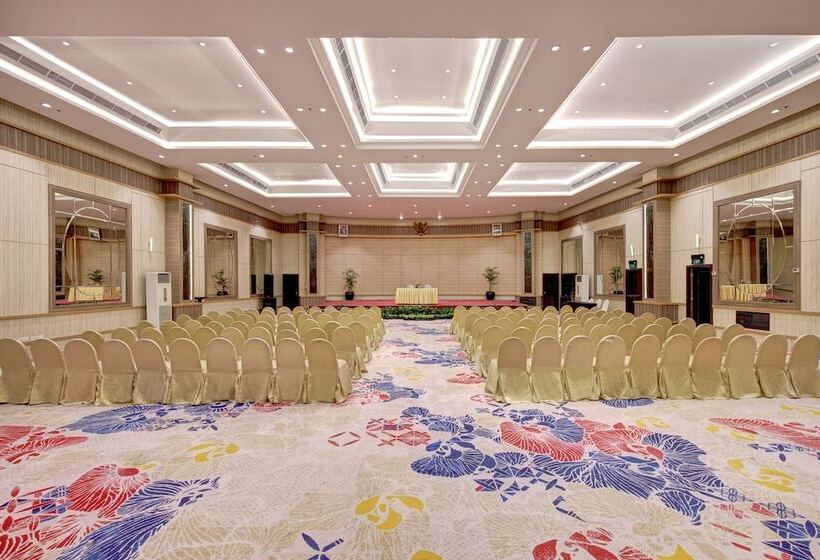 Lumire Hotel & Convention Centre