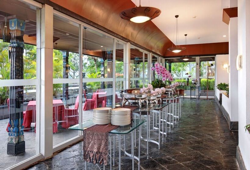 Lumire Hotel & Convention Centre