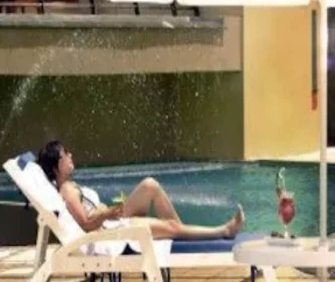 בית מלון כפרי Marbella Suites Bandung