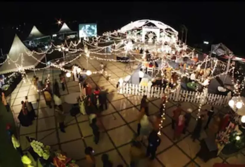 Отель Marbella Suites Bandung