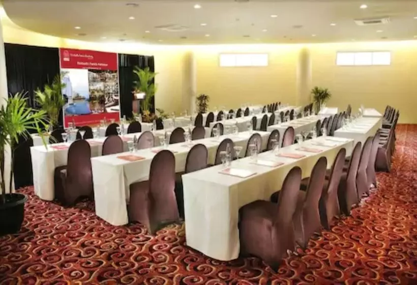 Отель Marbella Suites Bandung