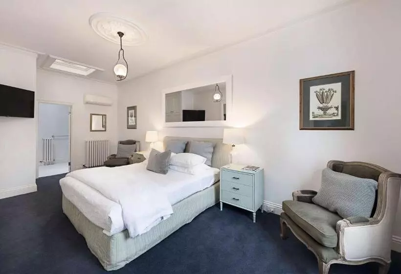 هتل Oscars Waterfront Boutique