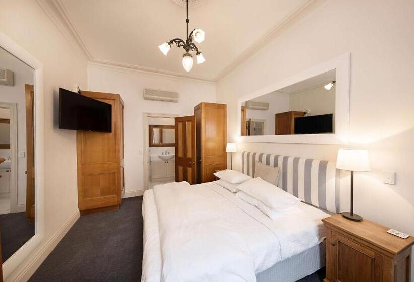 ホテル Oscars Waterfront Boutique