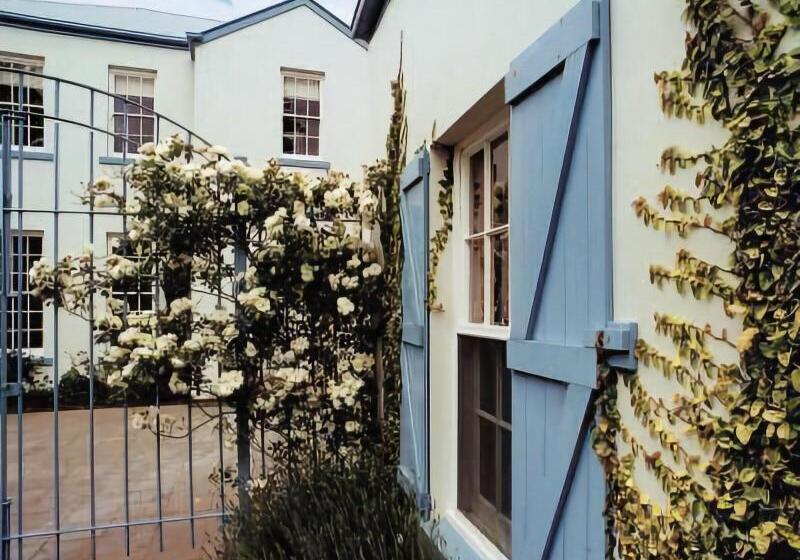 ホテル Oscars Waterfront Boutique