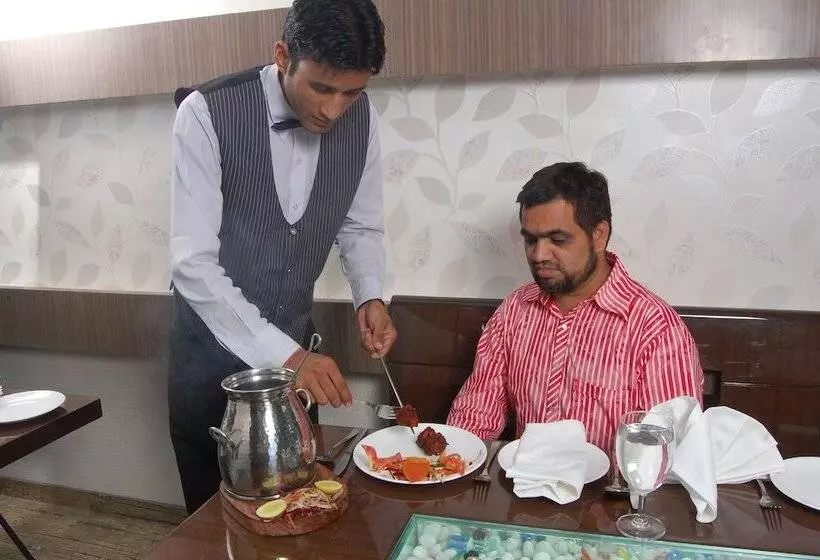 ホテル Sappire Regency