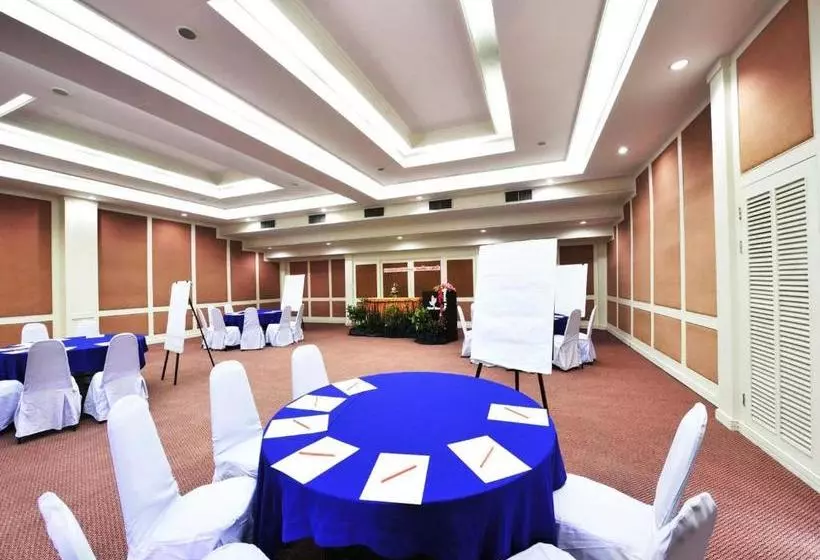 호텔 Splendid Resort At Jomtien