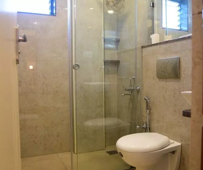 هتل Valentines Retreat Near Candolim Beach