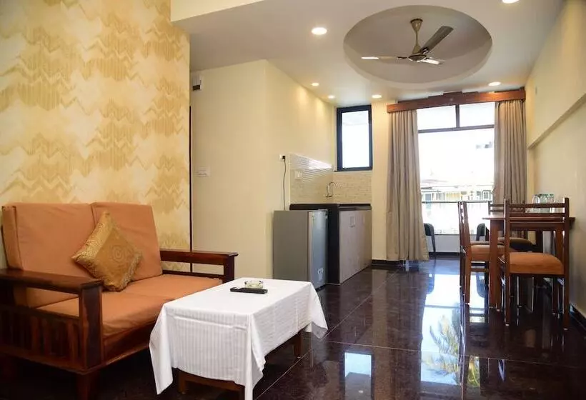 هتل Valentines Retreat Near Candolim Beach