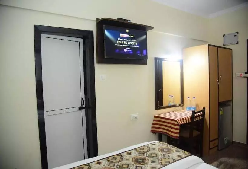 هتل Valentines Retreat Near Candolim Beach