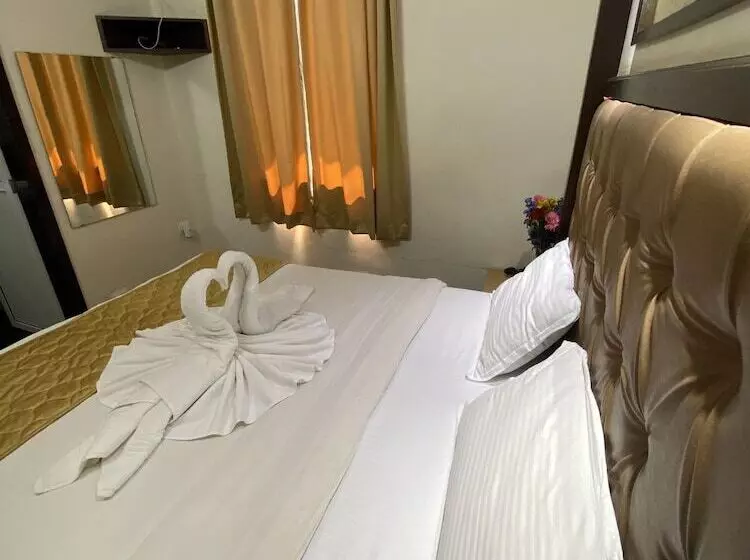 هتل Valentines Retreat Near Candolim Beach