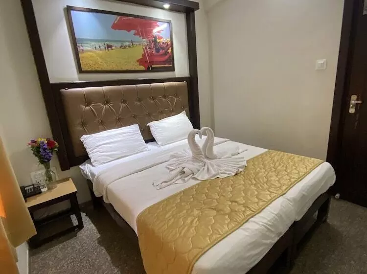 هتل Valentines Retreat Near Candolim Beach