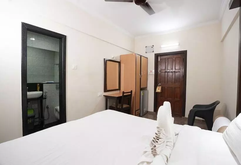 هتل Valentines Retreat Near Candolim Beach