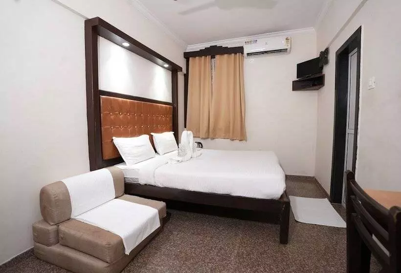 هتل Valentines Retreat Near Candolim Beach