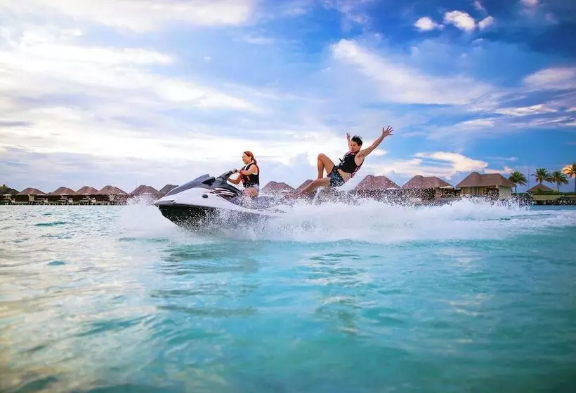 Отель W Maldives