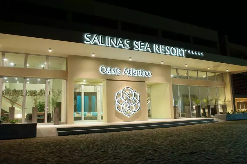 Oasis Salinas Sea