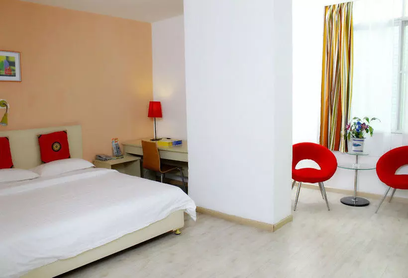 Super 8 Hotel Guangzhou Huang Hua Gang
