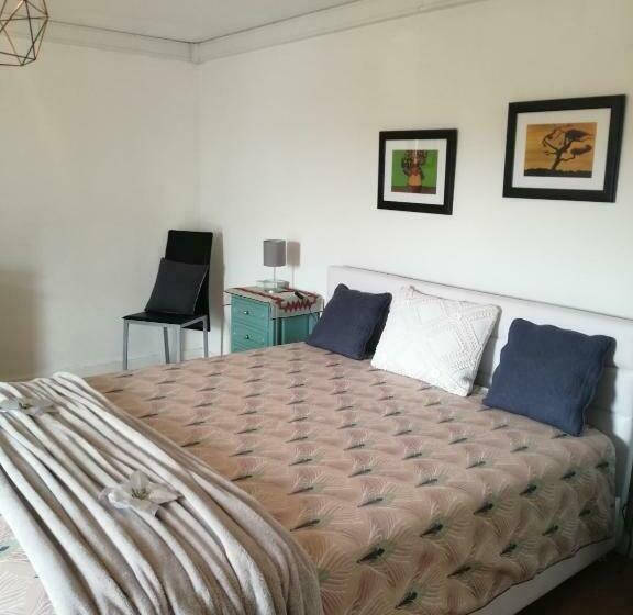 مبيت وإفطار Sossego E Tranquilidade Valley Guest House Perto De Lisboa Estacionamento à Porta Do Alojamento