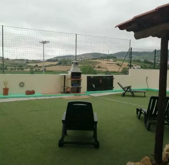 ベッドアンドブレックファースト Sossego E Tranquilidade Valley Guest House Perto De Lisboa Estacionamento à Porta Do Alojamento