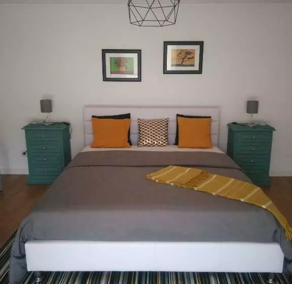 ベッドアンドブレックファースト Sossego E Tranquilidade Valley Guest House Perto De Lisboa Estacionamento à Porta Do Alojamento