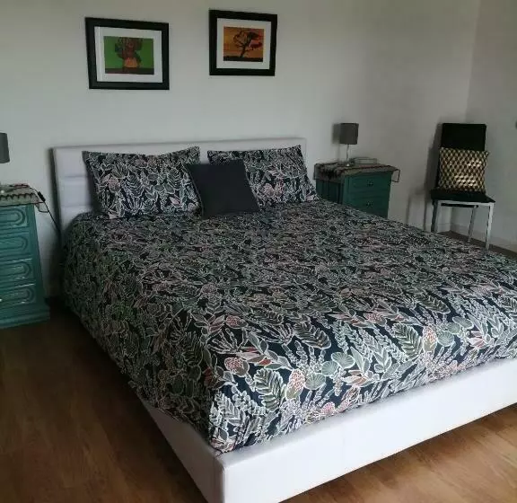 ベッドアンドブレックファースト Sossego E Tranquilidade Valley Guest House Perto De Lisboa Estacionamento à Porta Do Alojamento