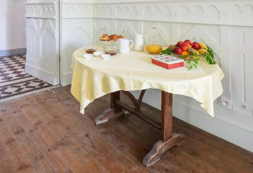 Aamiaismajoitus (B&B) Château Le Méjean