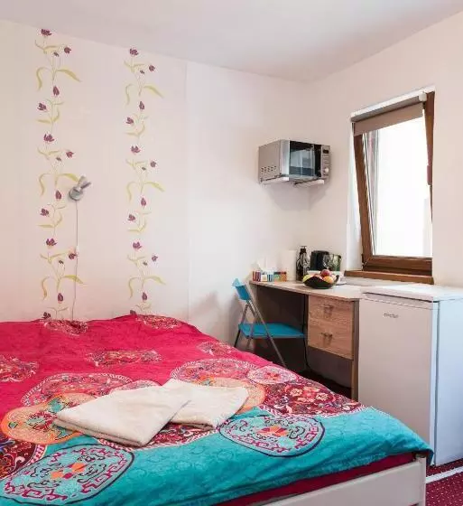 پانسیون Center Walk Apartment And Room