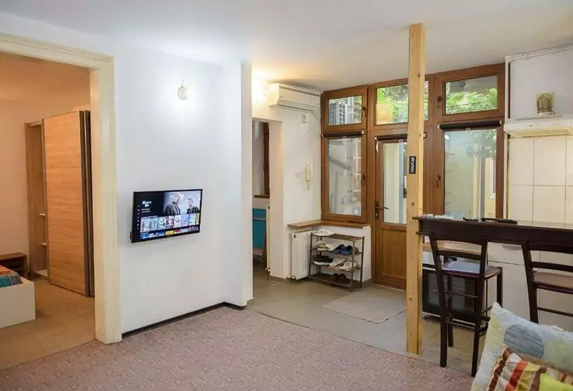 پانسیون Center Walk Apartment And Room