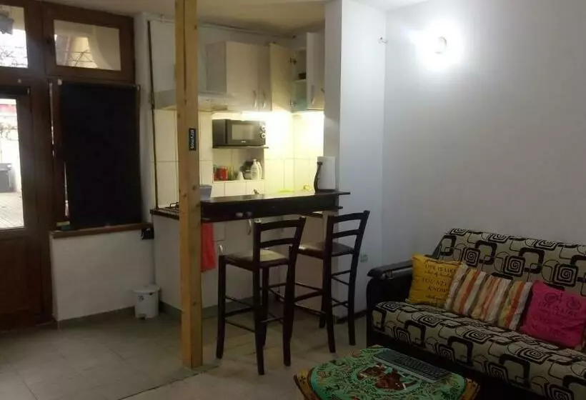 پانسیون Center Walk Apartment And Room