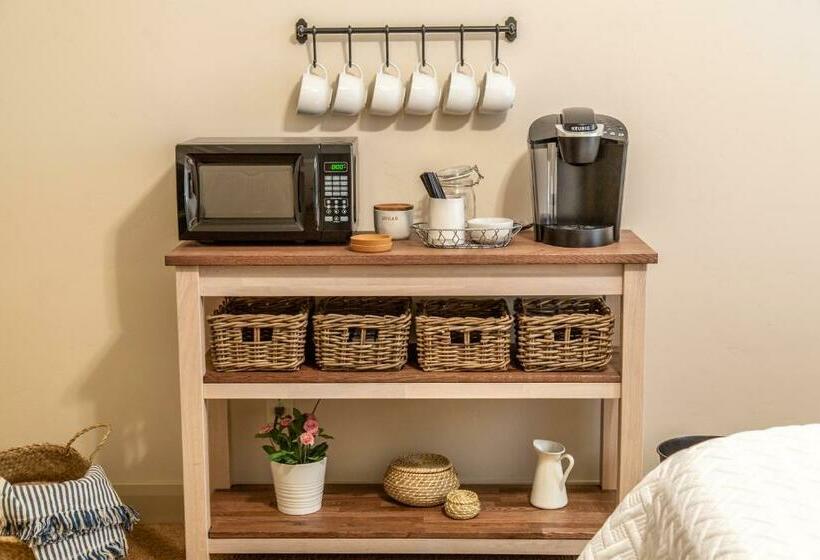 膳宿费 Hurricane Hill Home