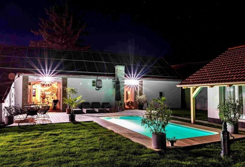 민박 Szent György Kúria